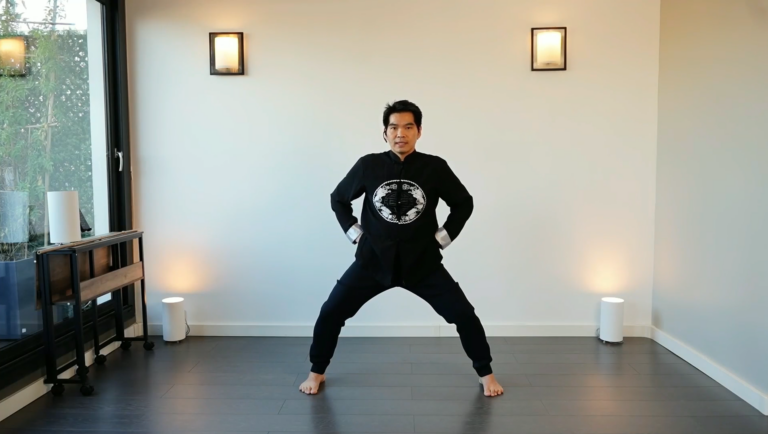 Position du cavalier en Tai Chi : technique, bienfaits et erreurs à éviter